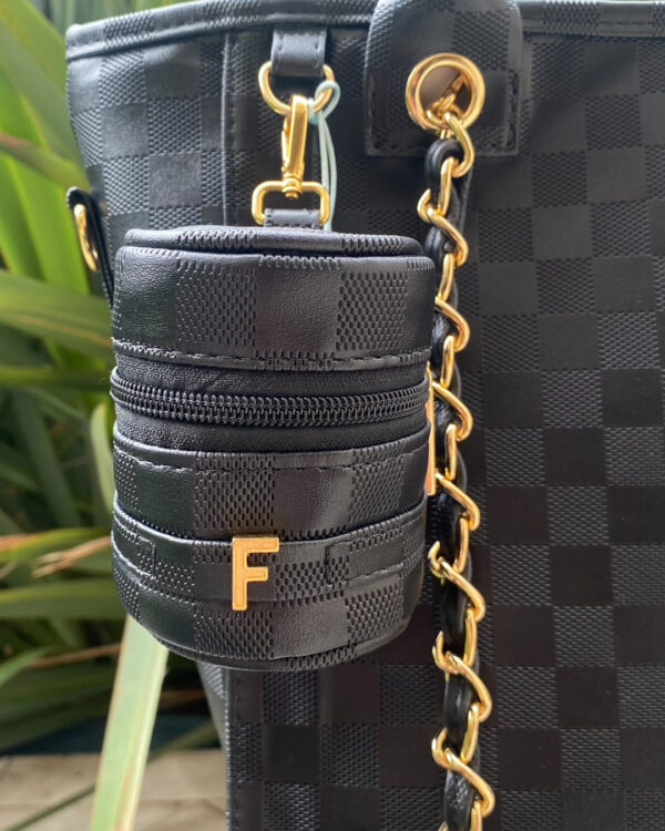 Porta Chupetas - Preto LV com inicial